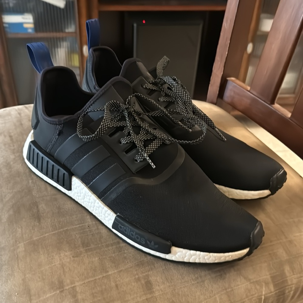 Adidas NMD R1 - Picture 2 of 4